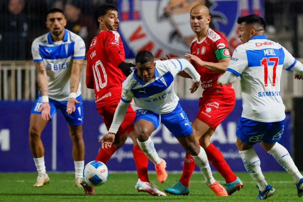 La UC rechaza oferta por Valencia | Foto: Photosport