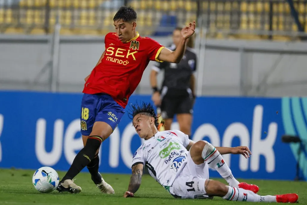 Felipe Espinoza es baja en Unión Española