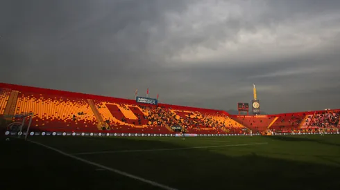 Unión Española toma decisión que cae mal a los hinchas del club. (Foto: Photosport)