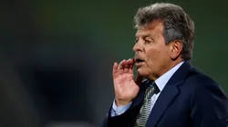 Peineta conmovió a hinchas albos en Redes Sociales.