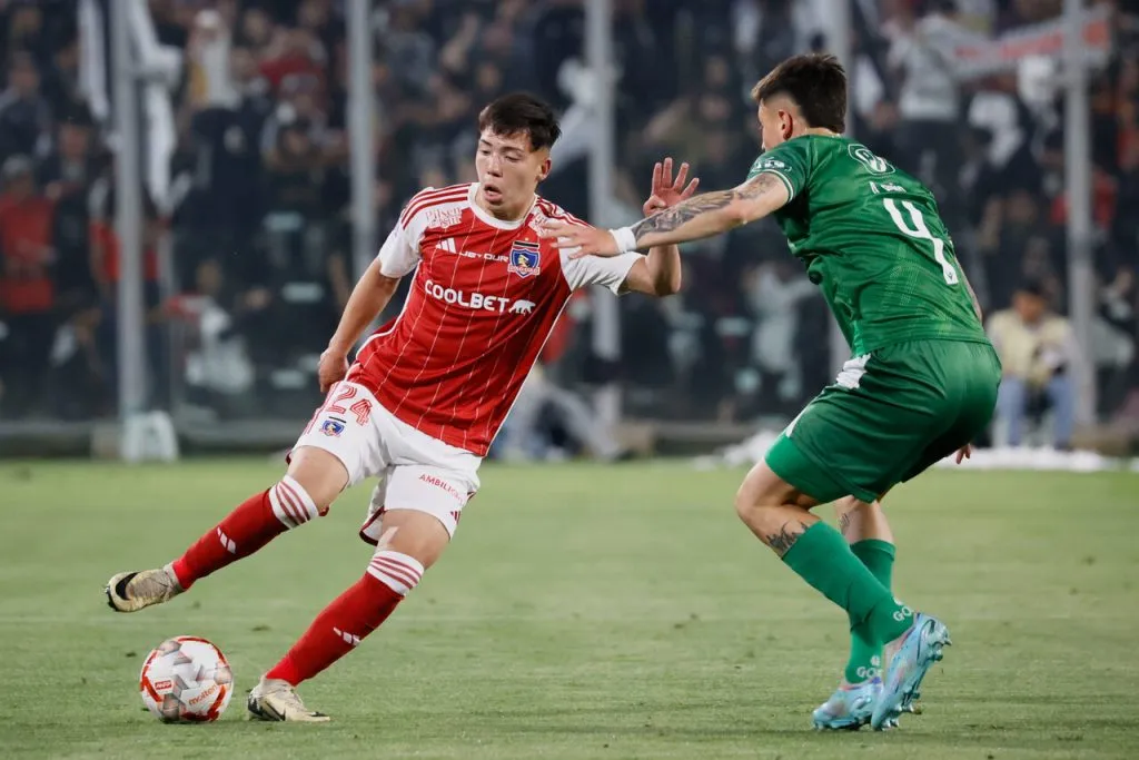 Leandro Hernández marcó el penal de la victoria en Colo Colo. | Foto: Photosport