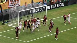 Erick Pulgar anotó un desafortunado autogol en el Mundial de Clubes.