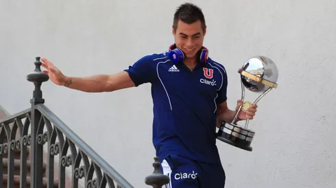Universidad de Chile mantiene negociaciones por el retorno de Eduardo Vargas.