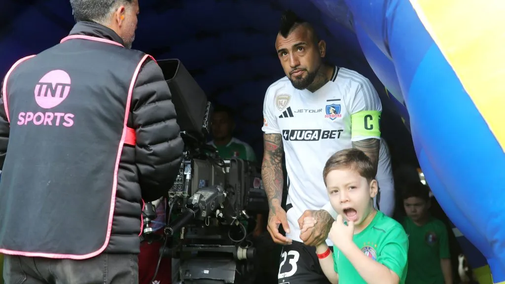 Arturo Vidal podría extender su contrato por un año más en Colo Colo. (Foto: Photosport)