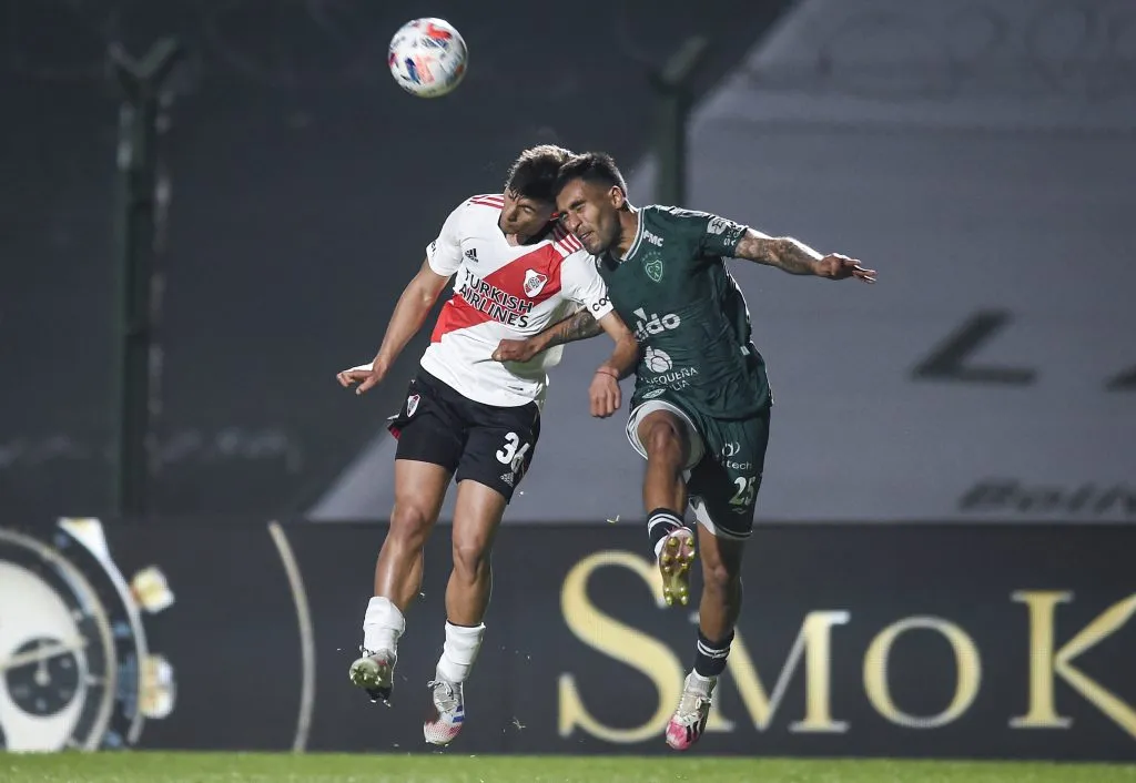 Felipe Salomini en pleno partido frente a Sarmiento | FOTO: Marcelo Endelli/Getty Images)