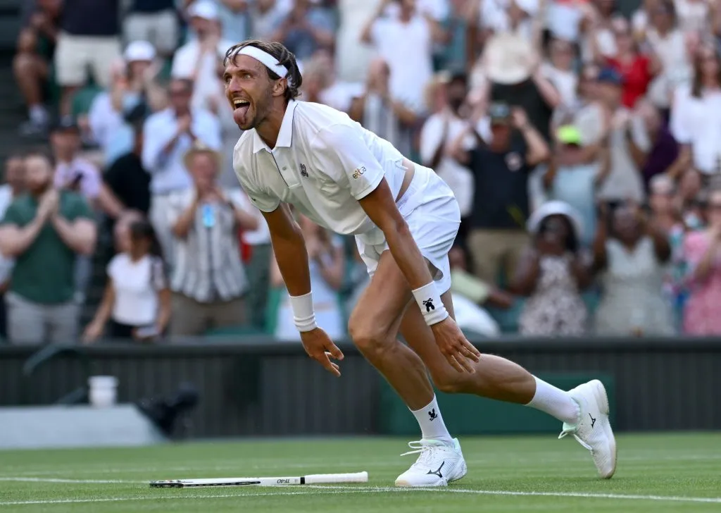 Arthur Rinderknech elimina al cabeza de serie número 3 en cinco sets | FOTO: Hannah Peters/Getty Images)