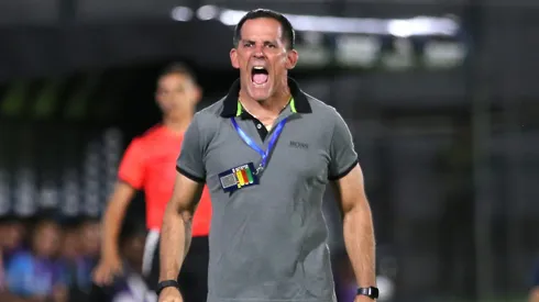 Bernay le tiró flores a la U.