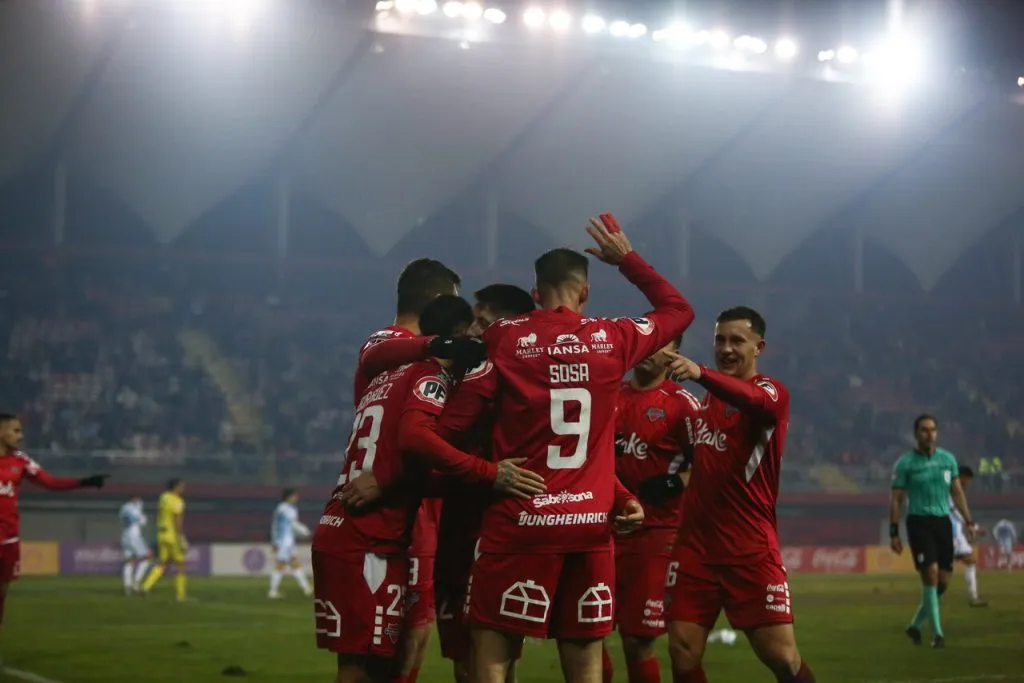 Ñublense se clasificó a los cuartos de final de Copa Chile. | Foto: Photosport