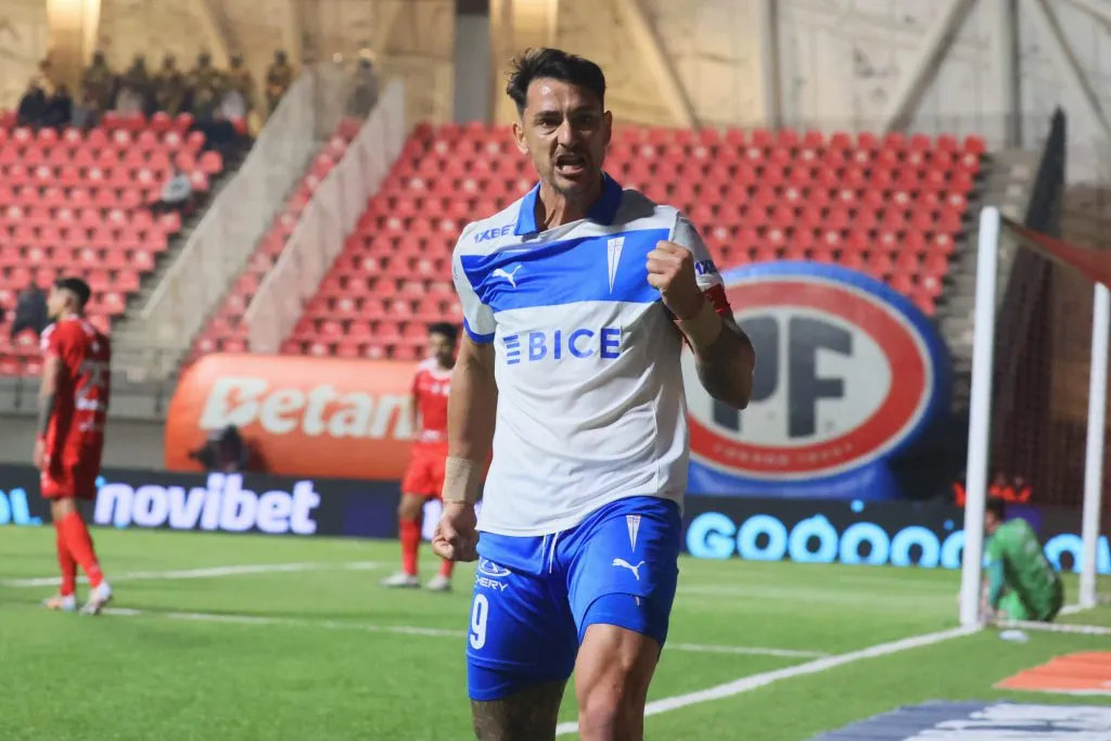 Fernando Zampedri es el sueldo más alto de Universidad Católica. (Foto: Dragomir Yankovic/Photosport)