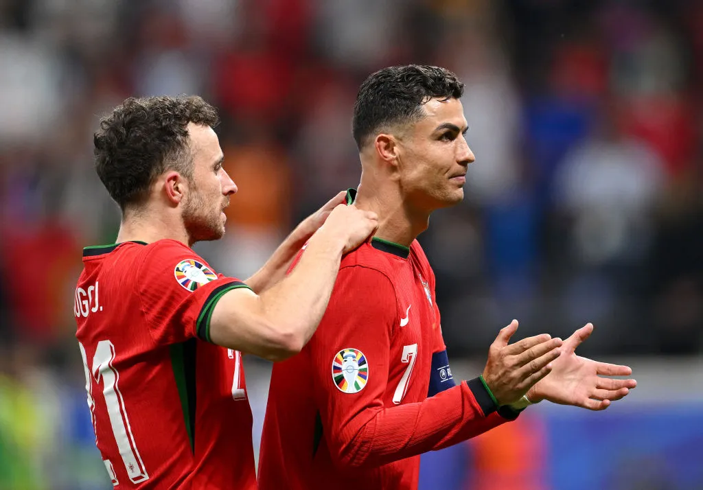 CR7 y Jota compartiendo en Portugal. | Foto: Getty Images