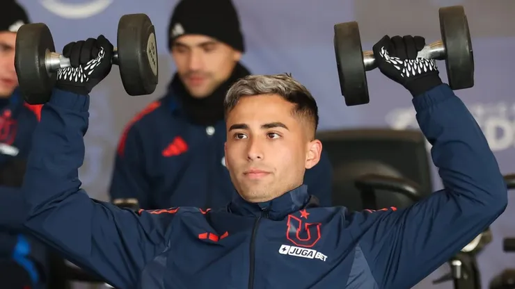 Figura de Universidad de Chile se suma a los cambios de look tras las vacaciones.