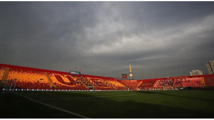 Se viene un partidazo entre los Hispanos y el Romántico Viajero.