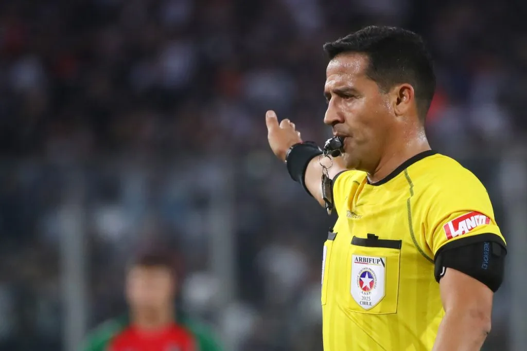 González y sus negativos números con la U | Foto: Photosport