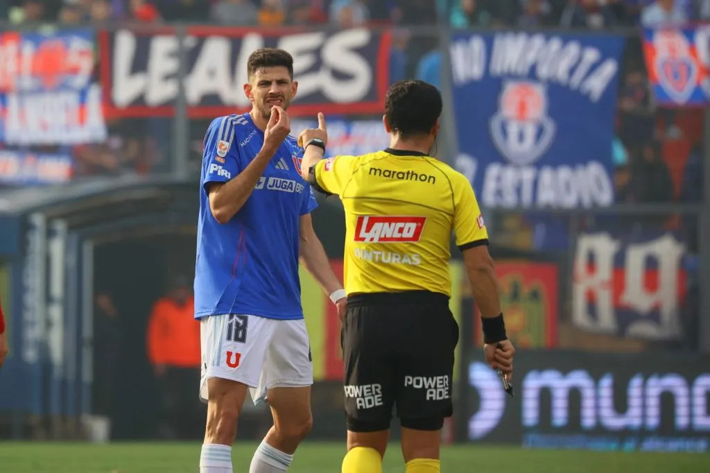 Lucas Di Yorio fue expulsado en encuentro de Universidad de Chile ante Unión Española en Santa Laura. (Foto: Photosport)