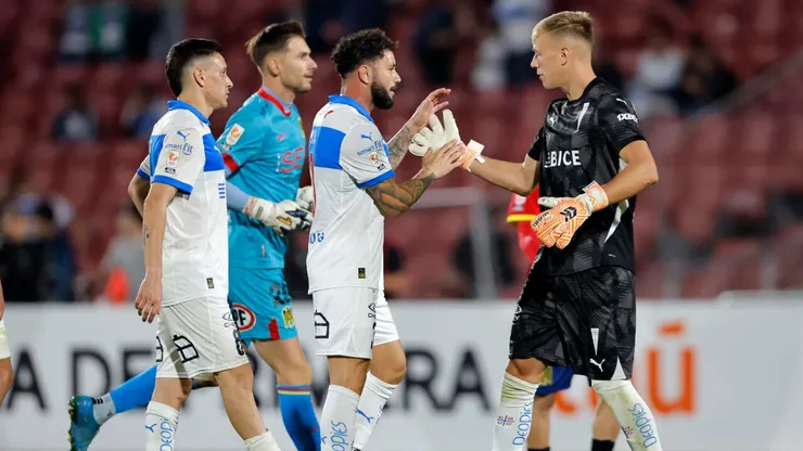 La UC enfrenta esta tarde a Colo Colo.