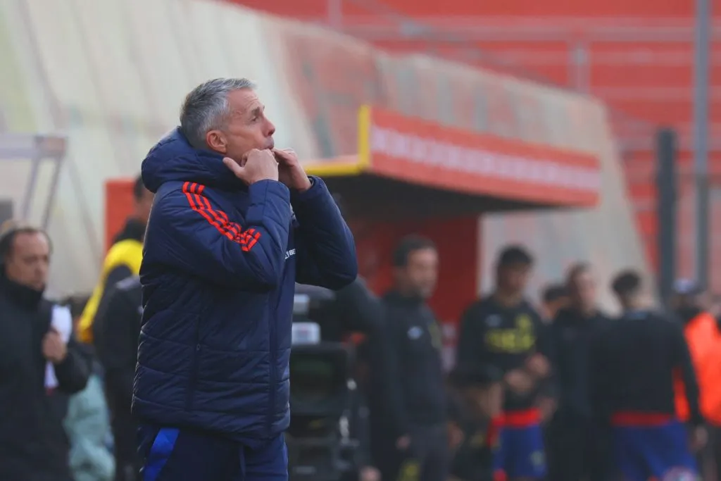 Gustavo Álvarez aún no define el once ante Colo Colo.