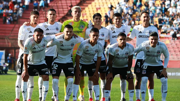 Un jugador de Colo Colo recibió muchas críticas de los Albos en el primer tiempo. (Foto: Photosport)
