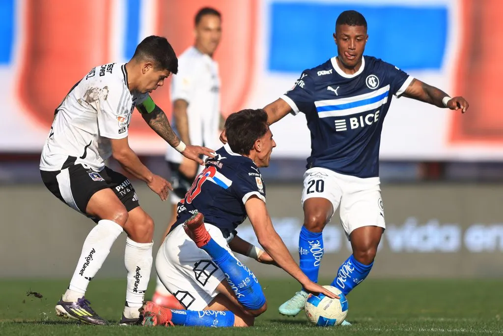 Esteban Pavez en el clásico de Colo Colo ante la UC. (Foto: Felipe Zanca/Photosport)