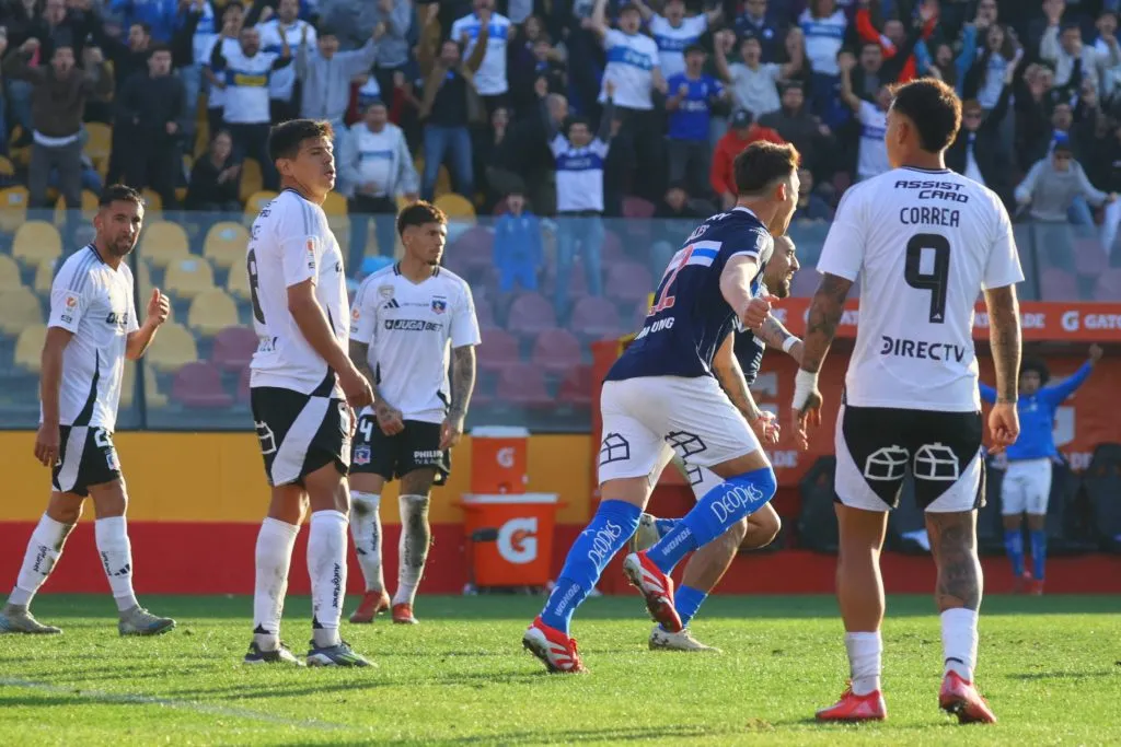 Colo Colo perdió ante Universidad Católica en el estadio Santa Laura. (Foto: Photosport)