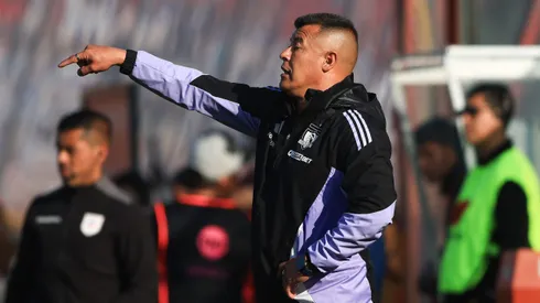 Cuestionan al entrenador Jorge Almirón de Colo Colo.