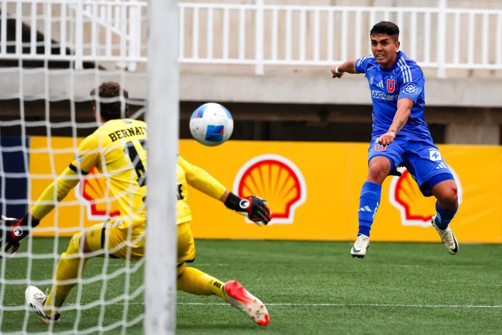 Julián Alfaro se irá de la U en este mercado de pases (Photosport).