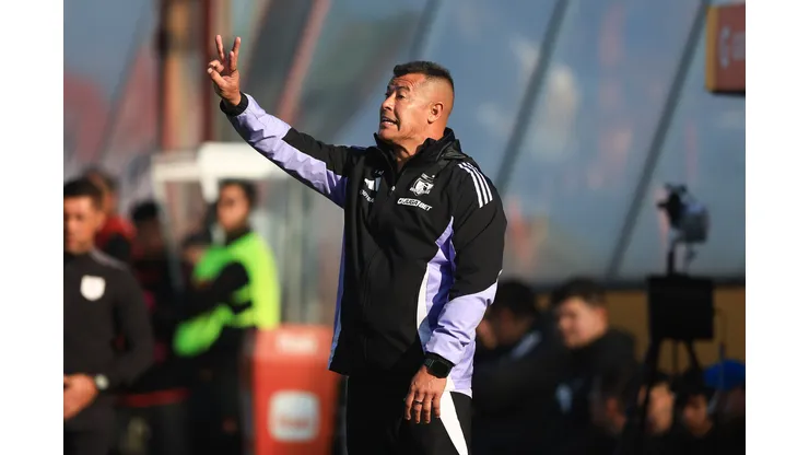 Jorge Almirón repetirá el mismo once que cayó ante la UC (Photosport).
