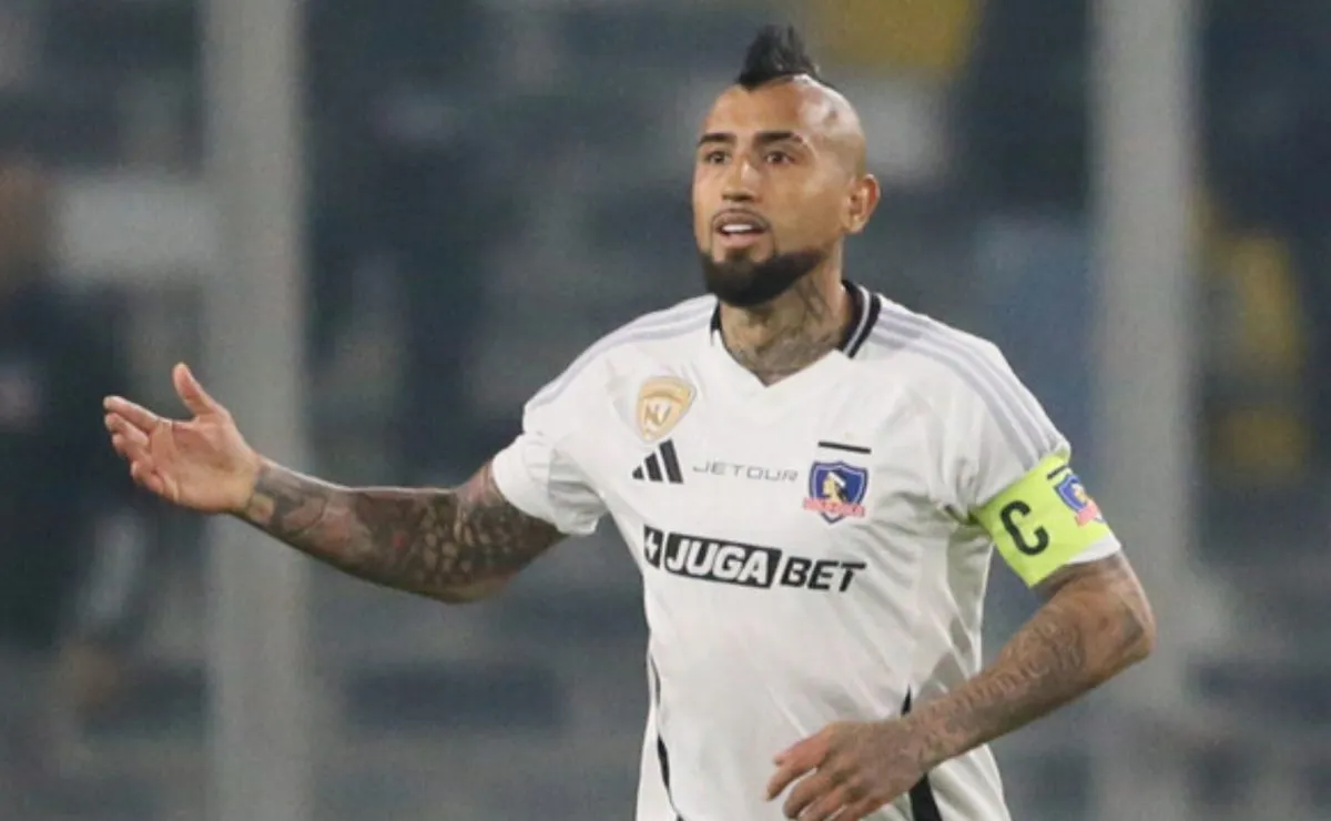 Colmó la paciencia: Hinchas de Colo Colo en picada contra Arturo Vidal