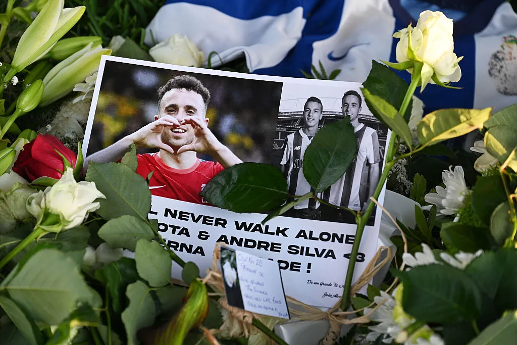 Miles de hinchas expresaron su dolor por la muerte de Diogo Jota (Getty Images).