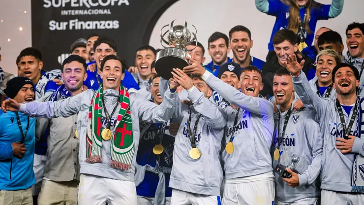 Un chileno brilla en Argentina y se acuerda de Colo Colo.