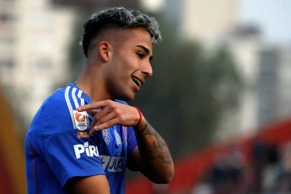 Lucas Assadi asoma como titular ante Colo Colo. | Foto: Photosport