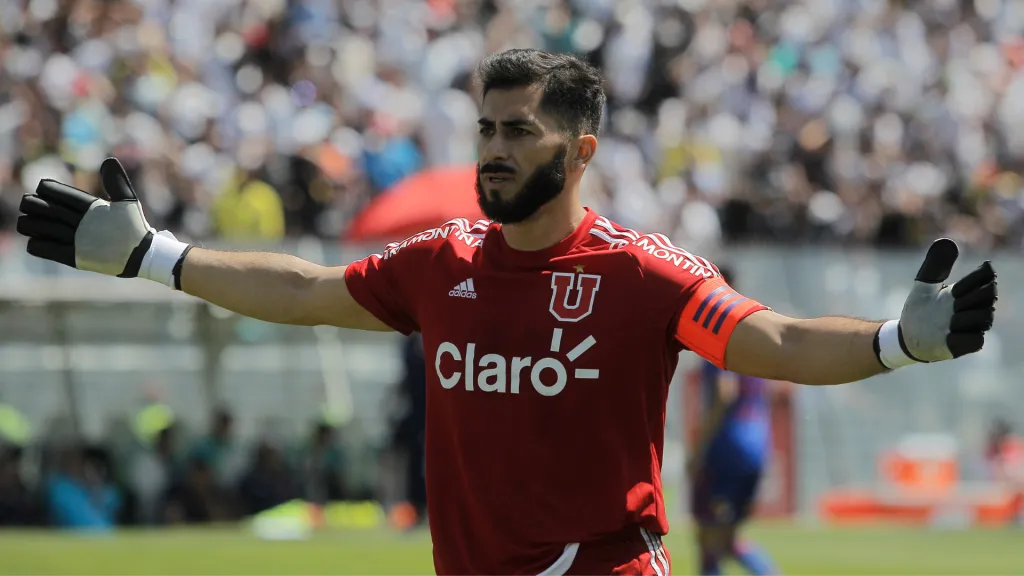 Johnny Herrera recordó triste anécdota como hincha de Universidad de Chile en un Superclásico.