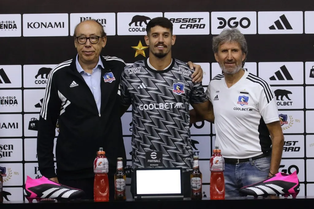 Matías de los Santos siendo presentado en el Cacique | FOTO: Javier Salvo/Photosport