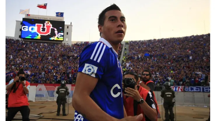 El retorno de Eduardo Vargas a la Universidad de Chile debe seguir esperando.