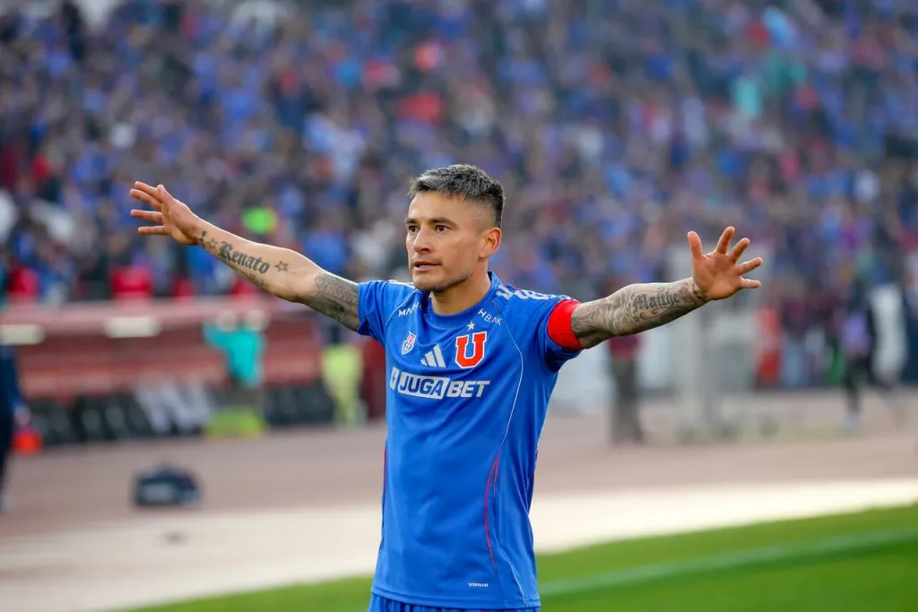 Charles Aránguiz fue la gran figura del Superclásico en la U (Photosport).