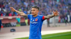 Charles Aránguiz fue la gran figura azul en el Superclásico (Photosport).