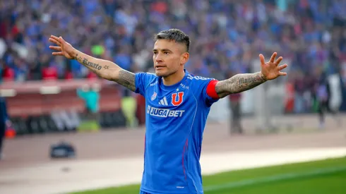Charles Aránguiz fue la gran figura azul en el Superclásico (Photosport).