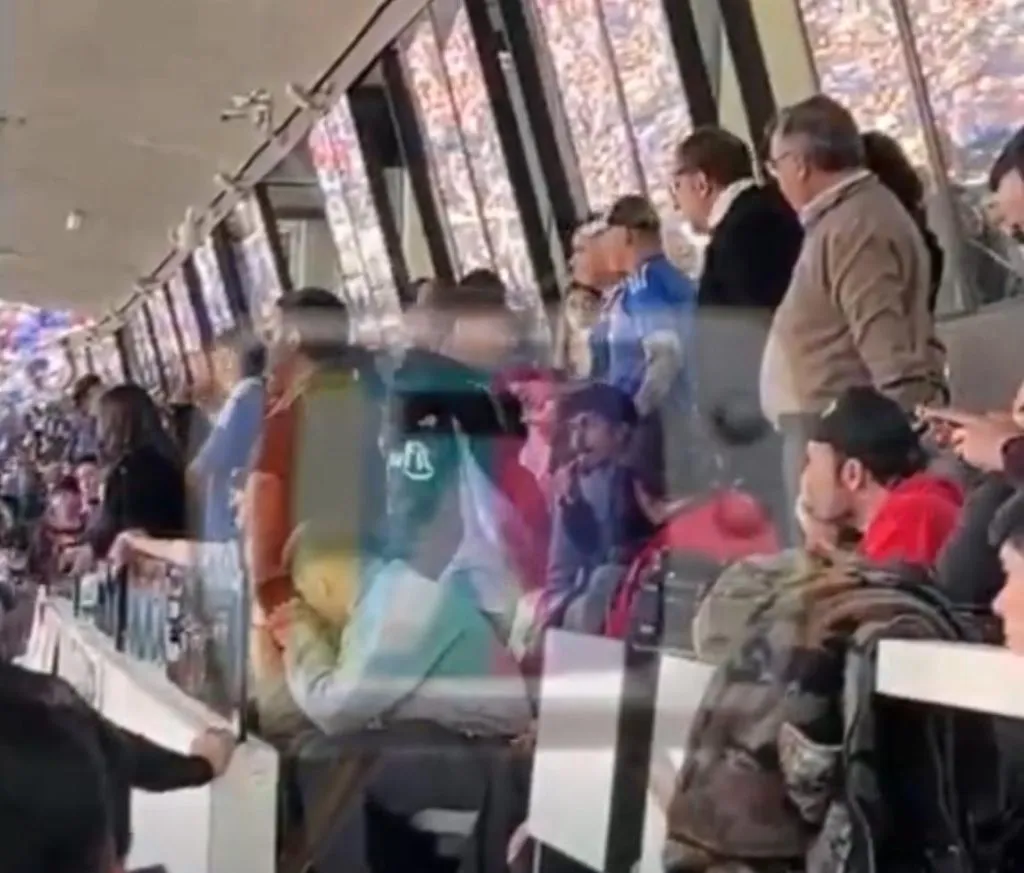 Momento del cruce entre Cristián Zavala y Aníbal Mosa. (Foto: Captura)