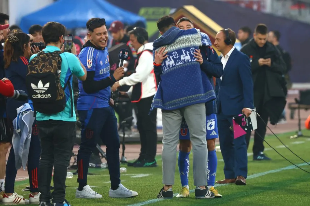 El emotivo reencuentro entre Aránguiz y Herrera | Foto: Photosport