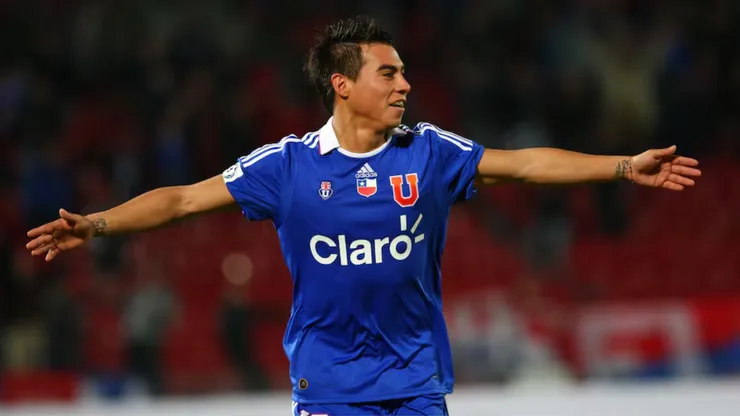 Eduardo Vargas reaccionó en medio de las dudas sobre su vuelta a Universidad de Chile.