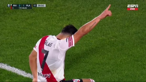 Maxi Salas la rompió en su debut en River Plate (Captura).