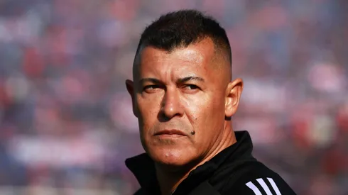 Almirón está en la cuerda floja en Colo Colo.