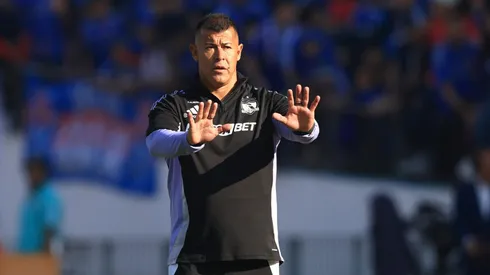 Jorge Almirón busca poner los paños fríos luego de la caída ante U. de Chile en el Superclásico.