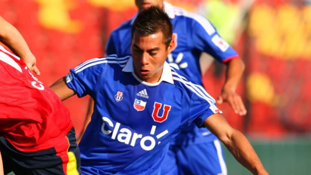 Eduardo Vargas mantiene en vilo su retorno a Universidad de Chile. Por ello, Audax Italiano se interesó en él.