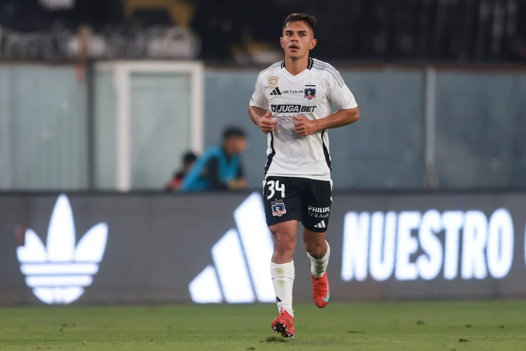 Vicente Pizarro recibió duras críticas por parte de viejo crack albo (Foto: Photosport)