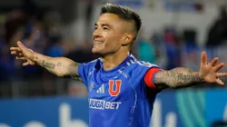 Charles Aránguiz canta como un hincha más de la U