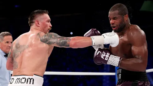 Oleksander Usyk sigue siendo el monarca indiscutido del peso pesado (Photo by Gabriel Kuchta/Getty Images)