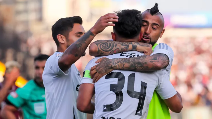 Arturo Vidal le abre la puerta a la remontada (Photosport).