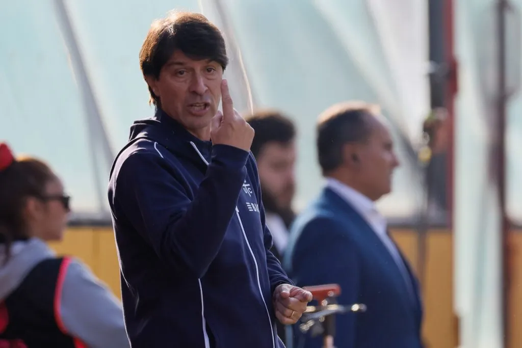 Daniel Garnero ilusiona a sus dirigidos. | Foto: Photosport