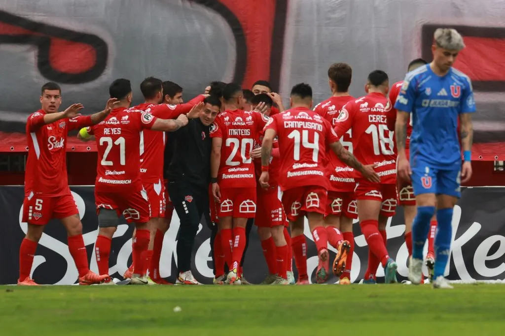 El error de Montes significó el empate de Ñublense | Foto: Photosport
