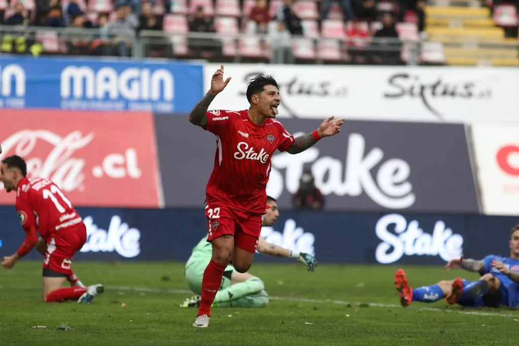 La cancha de Chillán estaba horrible. | Foto: Photosport